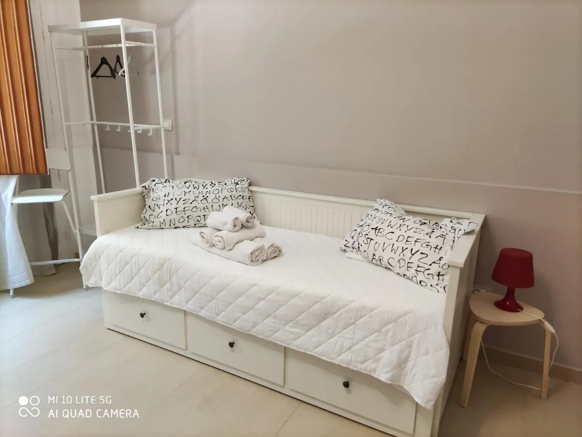 Imama' Rooms Pachino 0*,  İtalya